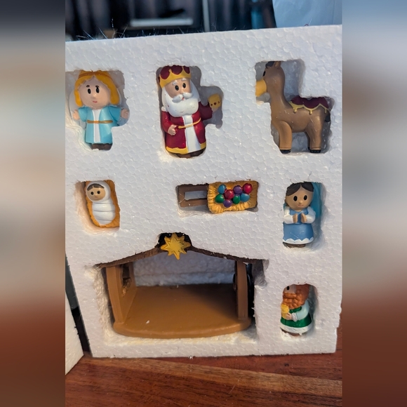Nativity Scene Playset for Kids - Picture 2 of 3